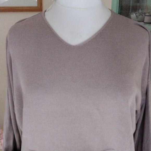 LOOK by M Sweater/Top With Pouch - Picture 2 of 9